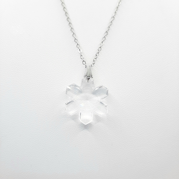 Snowflake Swarovski Elements Crystal Necklace Winter Snow New - Picture 1 of 5